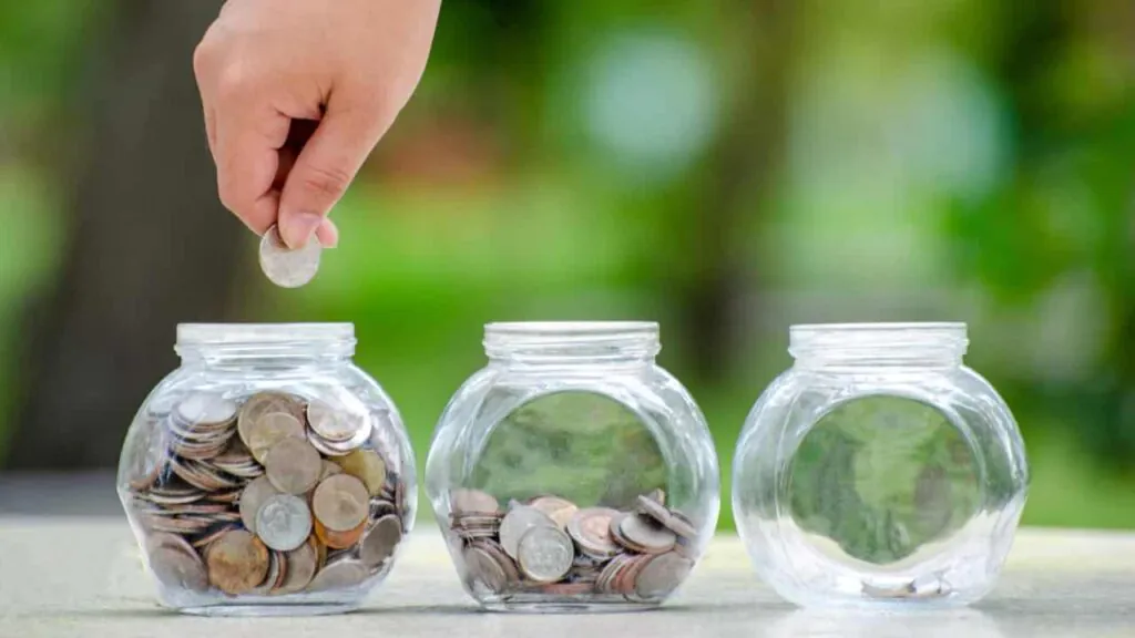 Financial Literacy for Students: How to Manage Money During College?